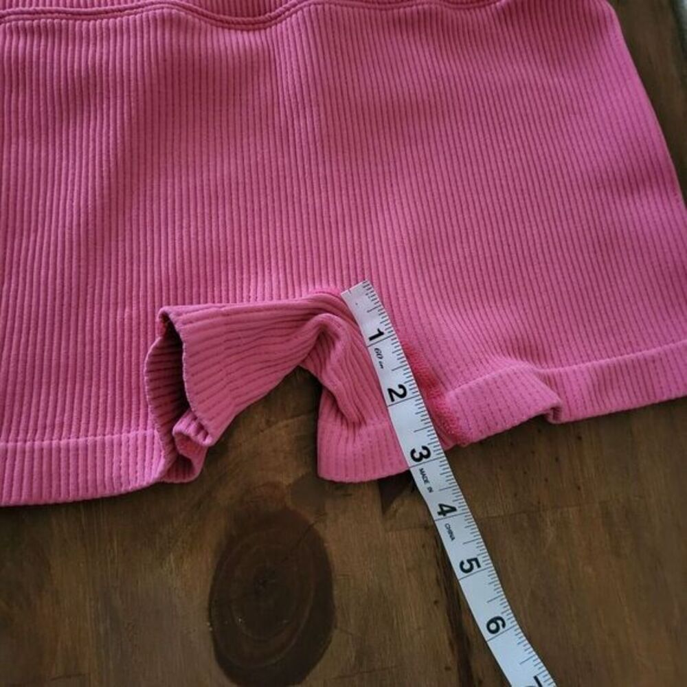 Pink Ribbed Spandex Shorts Size Medium - Picture 10 of 12